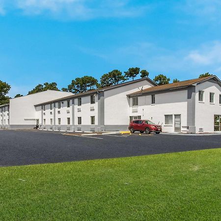 Econo Lodge Cherry Point Havelock Exteriér fotografie