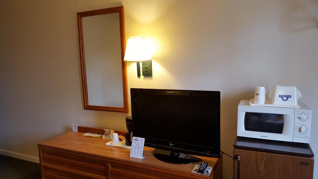 Econo Lodge Cherry Point Havelock Exteriér fotografie