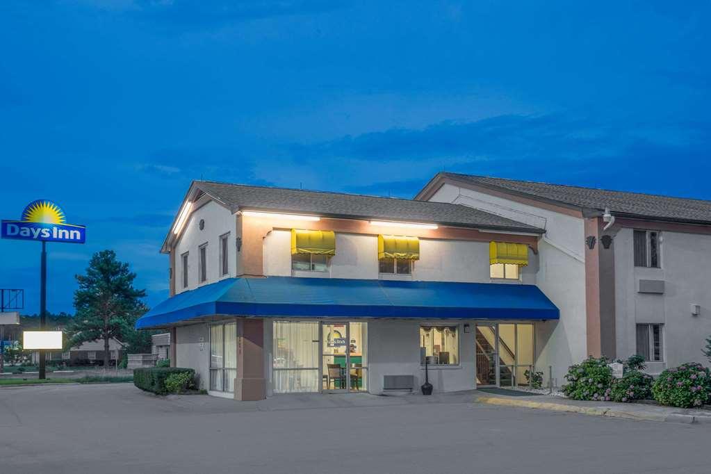 Econo Lodge Cherry Point Havelock Exteriér fotografie