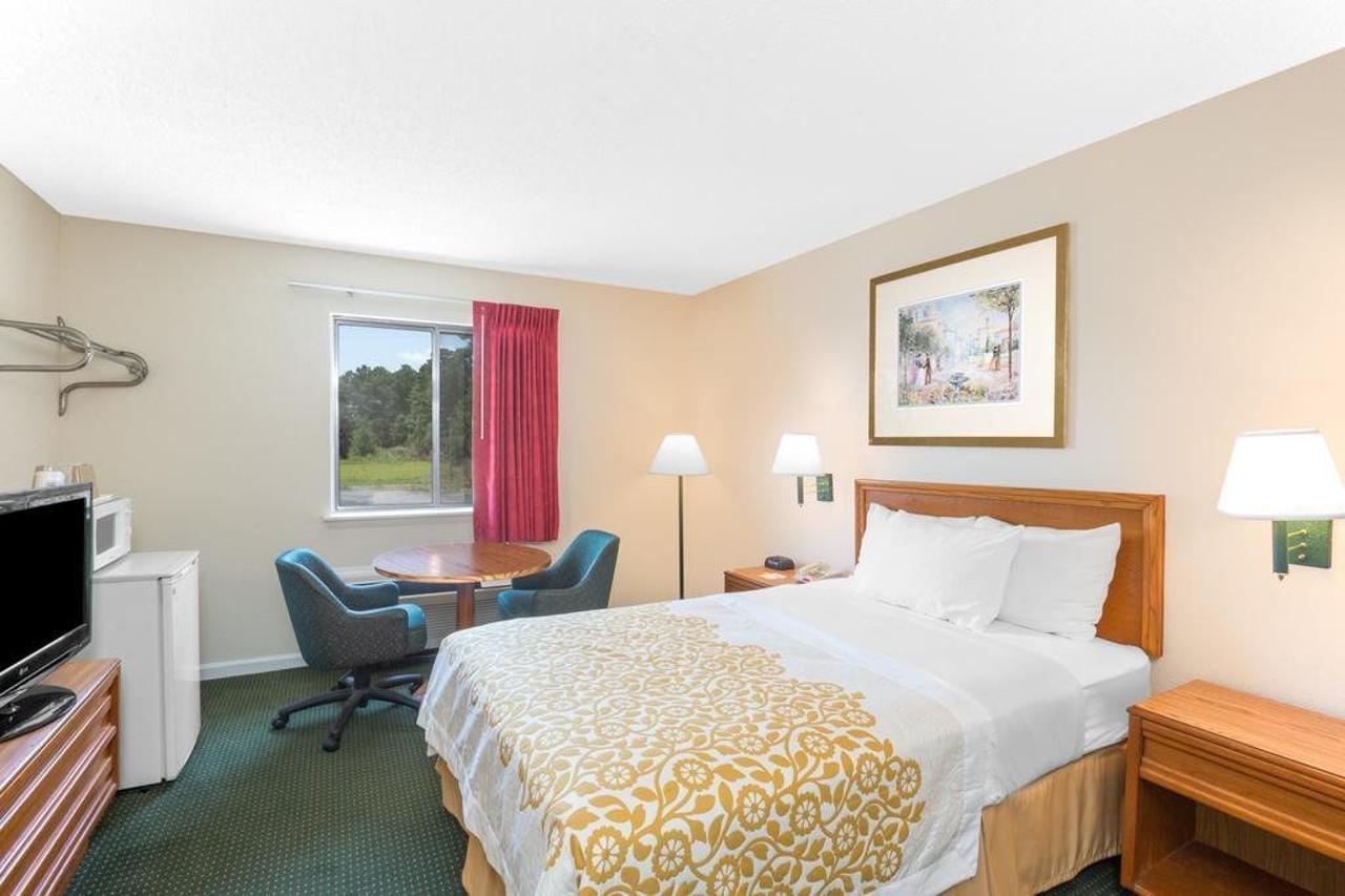 Econo Lodge Cherry Point Havelock Exteriér fotografie