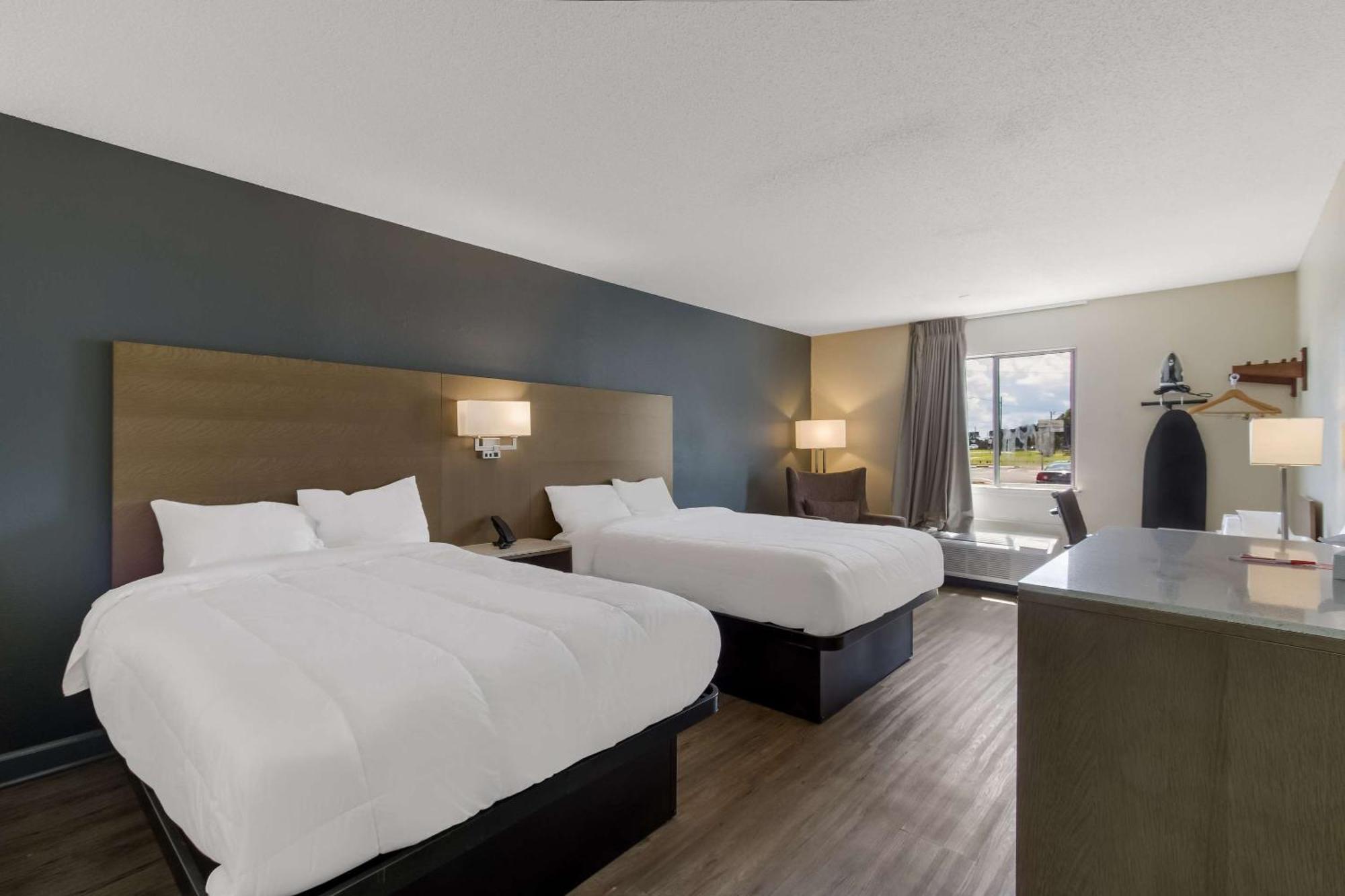 Econo Lodge Cherry Point Havelock Exteriér fotografie