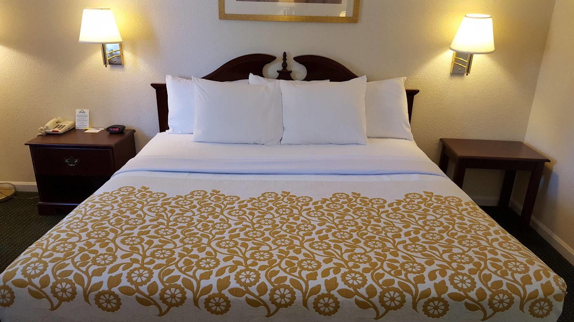 Econo Lodge Cherry Point Havelock Exteriér fotografie